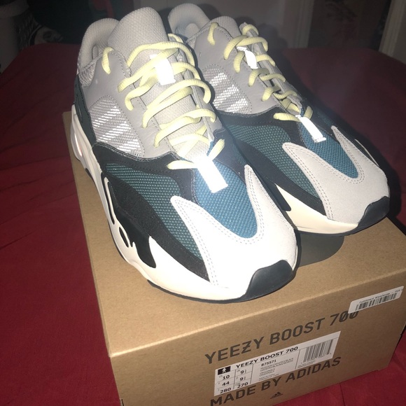 yeezy boost 700 waverunner box adidas Wave Runner - Used This inaugural colorway of Kanye Wests Yeezy Wave Runner 700 launched in November 2017 Yeezy 700 Waverunner